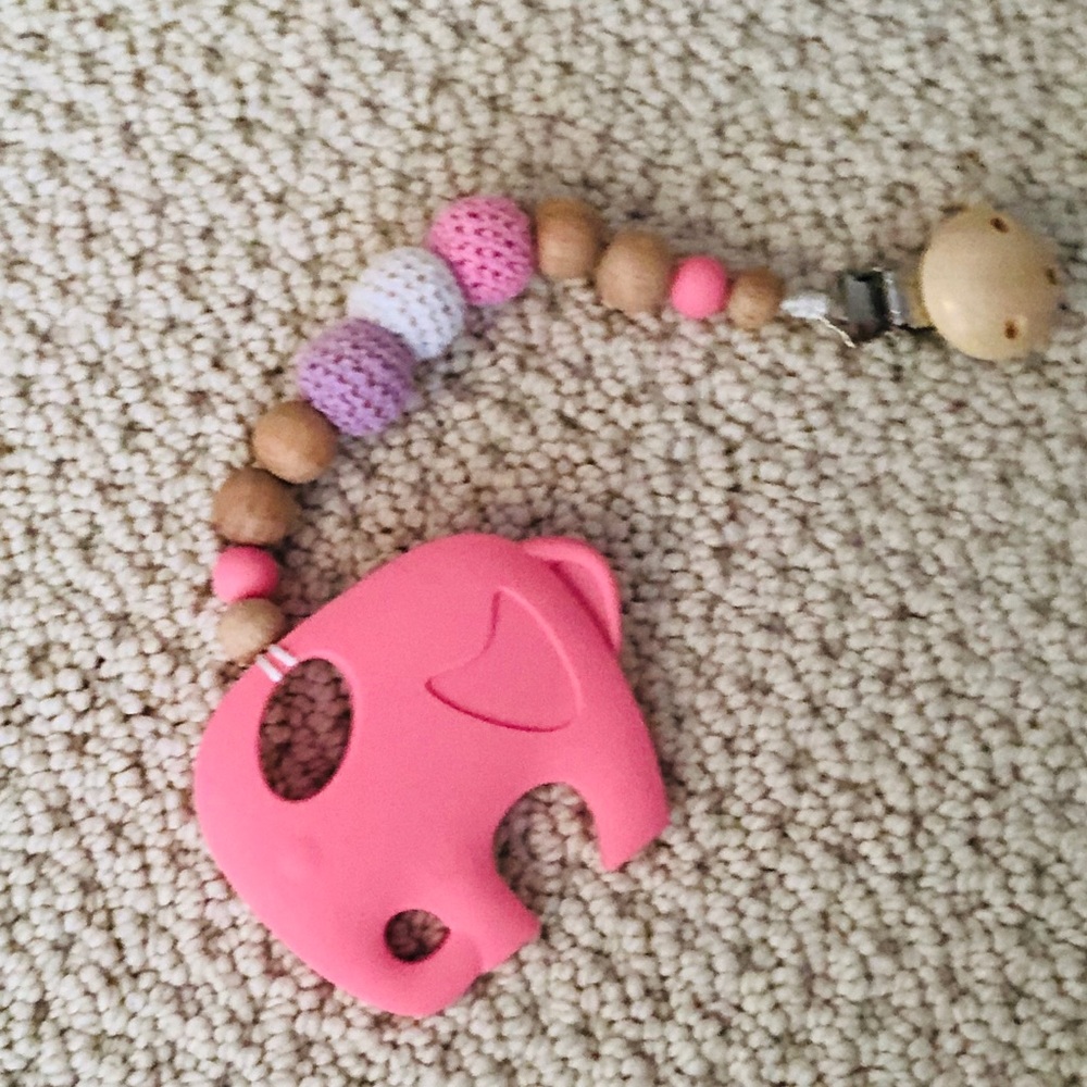 Elephant teether with clip